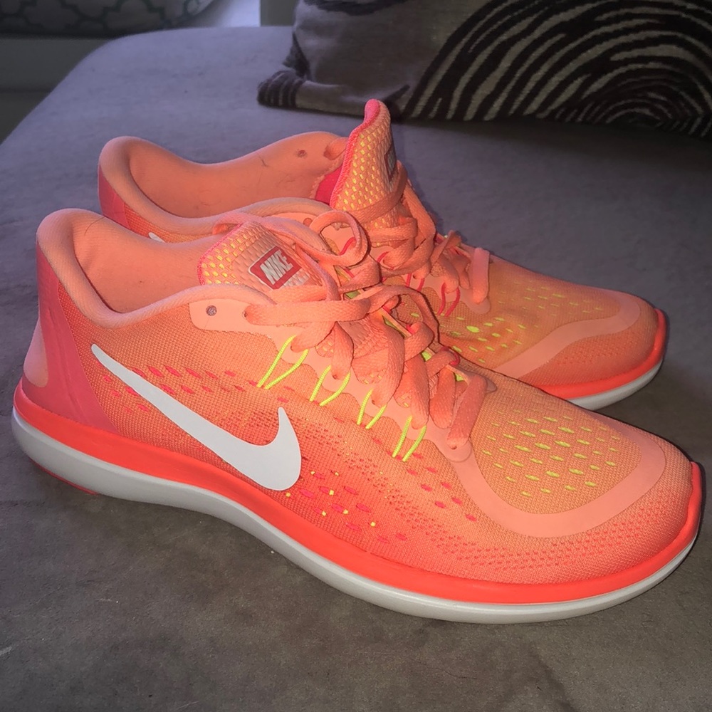 Nike Flex 2017 sneakers